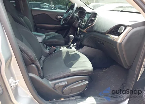 2015 Jeep Cherokee Latitude из США, поврежденный, VIN 1C4PJMCS4FW552672